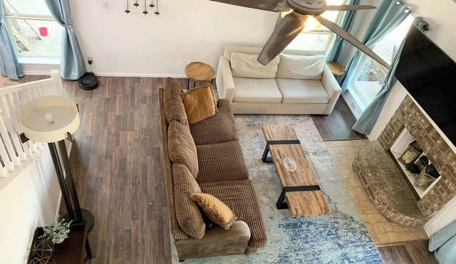Spacious Family Friendly Retreat Centrally Located with Big Backyard