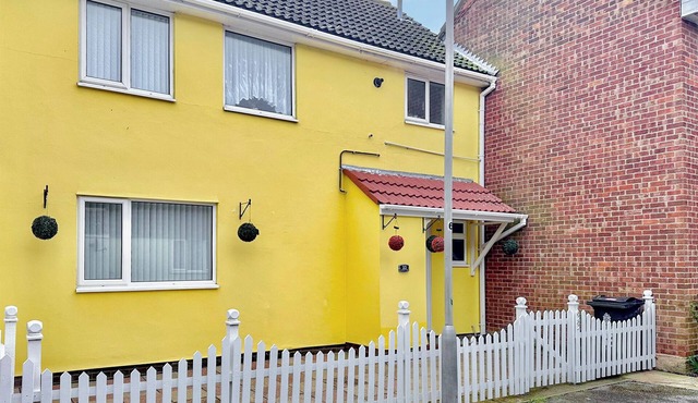 Spacious family house close to beach and amenities.