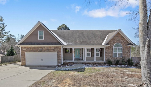 Spacious Family Gem in Sanford with playground and WiFi. Enjoy your stay!