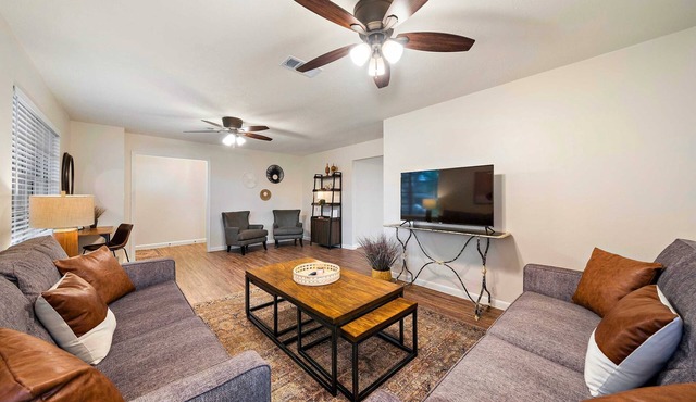 Spacious Family Gem: Private Giant Yard | 4br