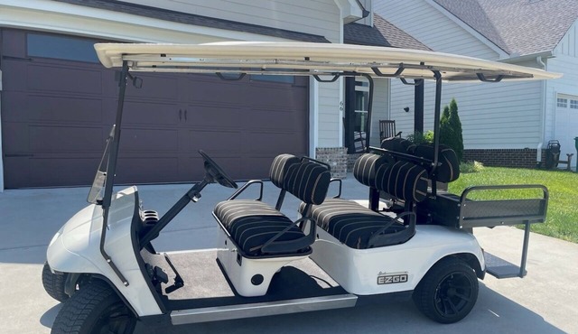 Spacious Family Gem: Golf Cart - 2 Ensuites - Pool