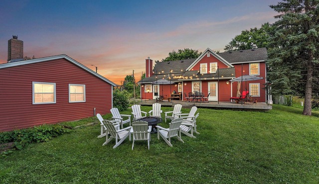 Spacious Family Getaway on Apple Orchard in Hugo!
