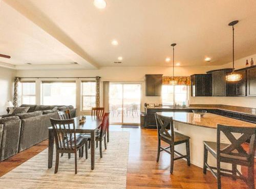 Spacious Family Getaway/20min to downtwn/sights