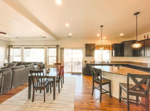 Spacious Family Getaway 20min to downtown sights
