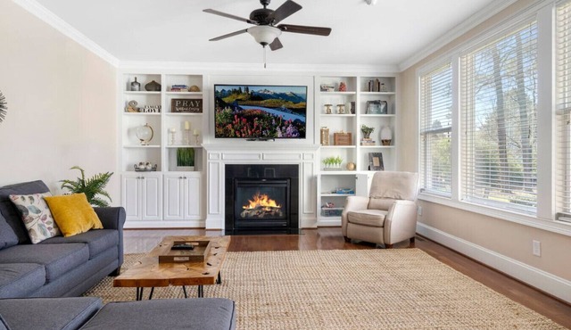 Spacious Family Getaway ~ Fire Pit~ Private Office