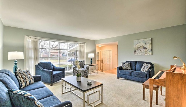 Spacious Family Glenwood Estates Home with Hot Tub!