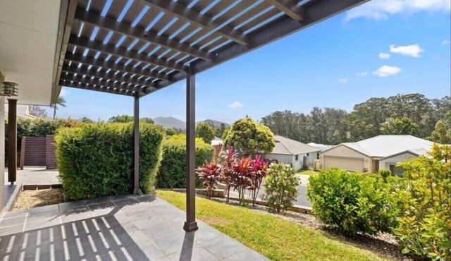 Spacious family home w/King bed, A/C, Coffee & Beer. Pet-friendly near Sawtell.