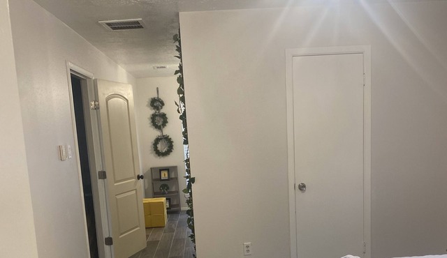 Spacious family home in quiet suburban neighborhood less than 30Minutes from Hou
