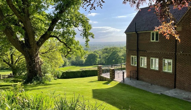 Spacious Family Home with stunning, expansive view