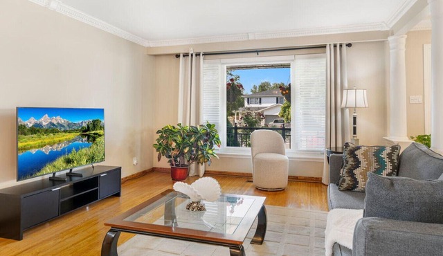 Spacious Family Home | Games, Netflix & Backyard