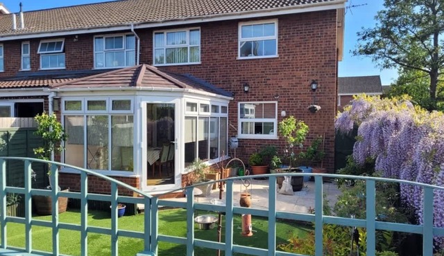 Spacious Family Home, Private Parking, Quiet Area