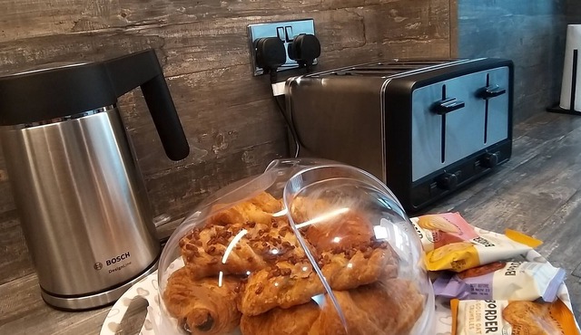 Spacious family home ideal for exploring Manchester & surroundings