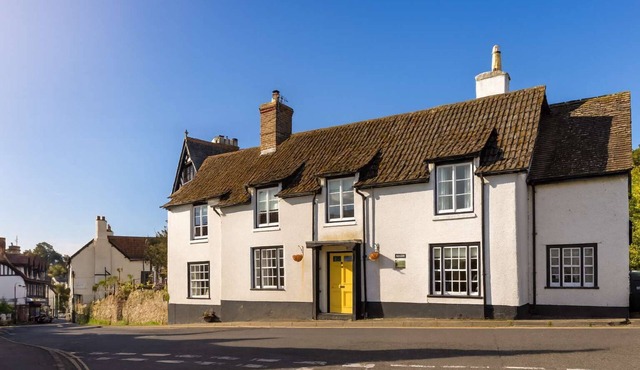 Spacious Family Home in Porlock, Parking & Garden