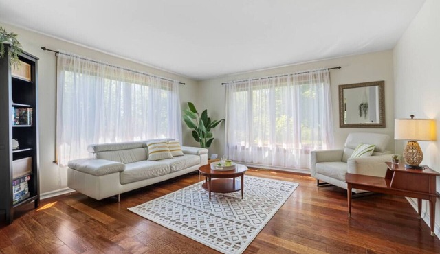 Spacious Family Home in Chelsea | 3 Bedrooms | 5 Minutes from Nordik Spa