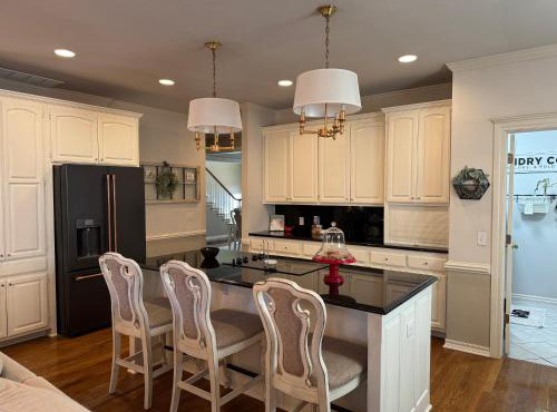 Spacious Family Home, pool table, pool, pets, 4bed