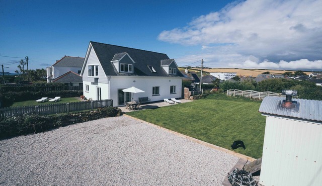 Spacious family home, prime location 2 minutes from Trevone's beautiful beaches