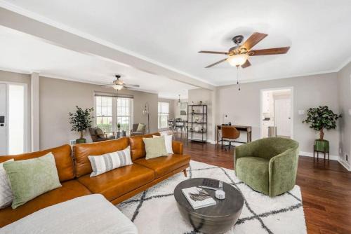 Spacious Family Home - Sleeps 8 - Garage