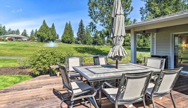 Spacious Family Home on Golf Course: Hike & Bike!