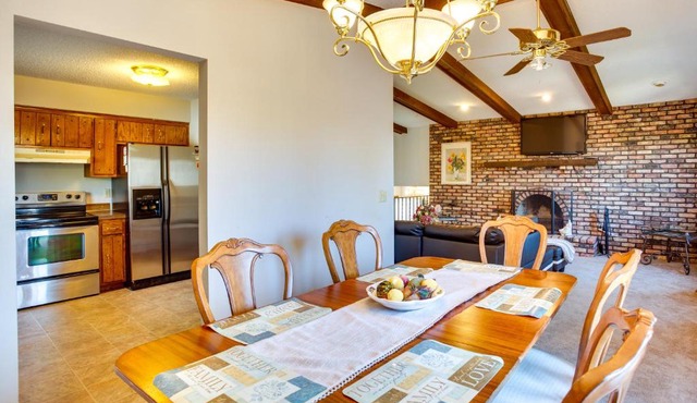 Spacious Family Home 11 Mi to Dtwn Minneapolis!