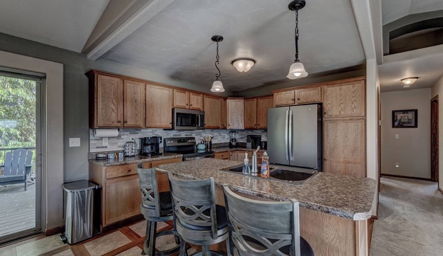 Spacious Family Home with 2 King Suites
