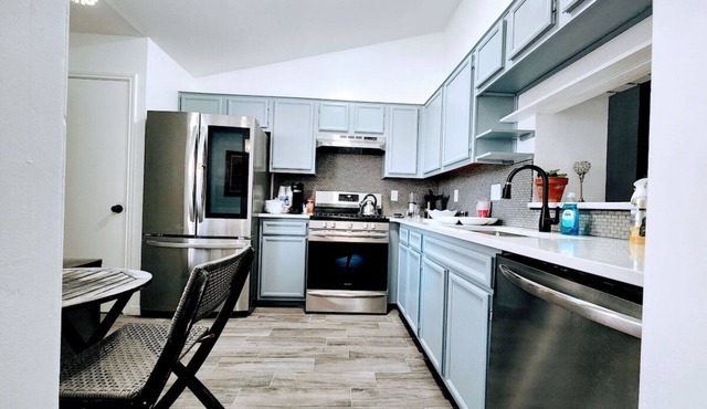 Spacious Family Home in Round Rock w/Private Yard