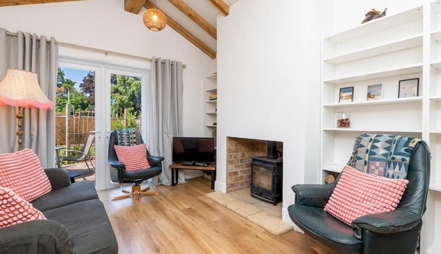 Spacious family home with parking - Pass the Keys