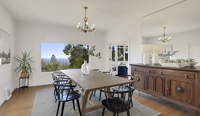 Spacious Family House w/Views, Foosball, Balcony