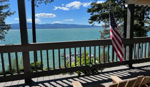 Spacious family lakefront home with spectacular views and private location!