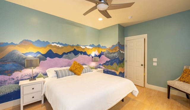 Spacious Family Mountain Retreat ~Covered Terrace ~Near Trails