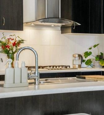 Spacious Family Retreat & Scenic Alfresco Living