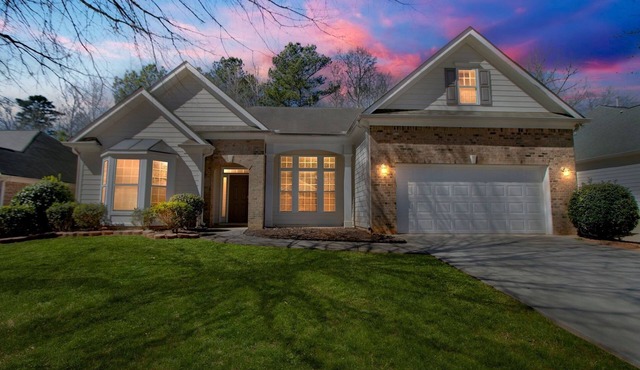 Spacious Family Retreat in Atlanta - Sleeps 10