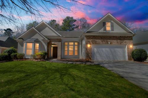 Spacious Family Retreat in Atlanta - Sleeps 10