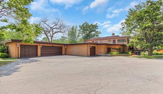 Spacious family size home with indoor pool