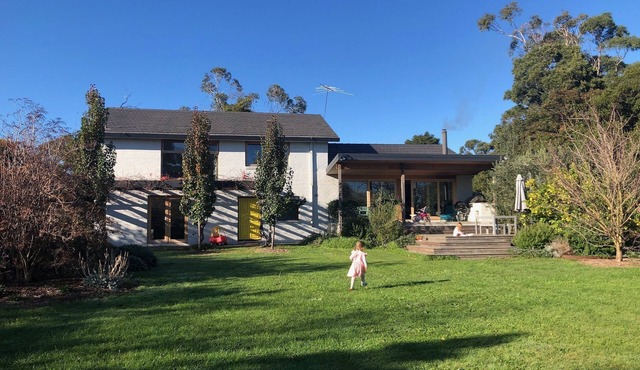 Spacious family stay near Peninsula beaches and wineries