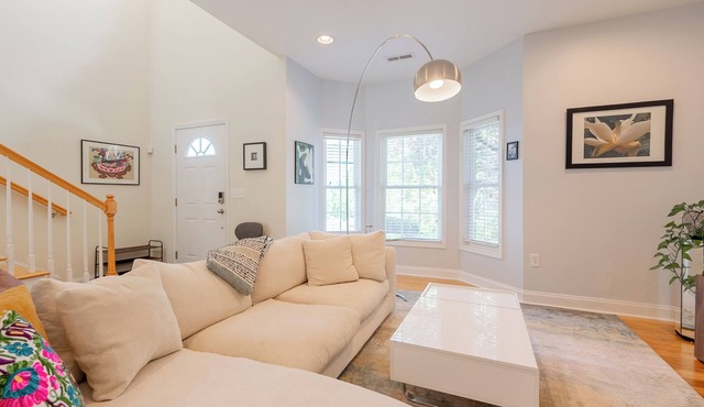 Spacious family home with 3 bedrooms, full kitchen, workspaces & spa-style bath in quiet area.