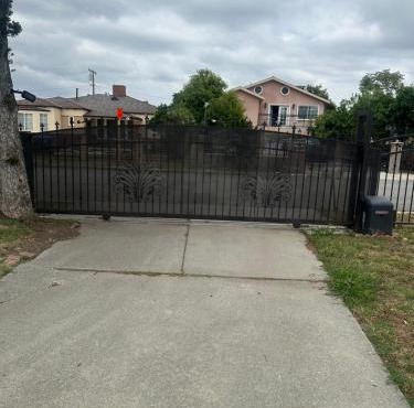 Spacious Family Home with 2 King Beds, Parking & Near 60 Freeway