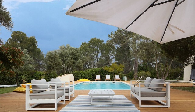 Spacious Family Villa with Pool near Montpellier