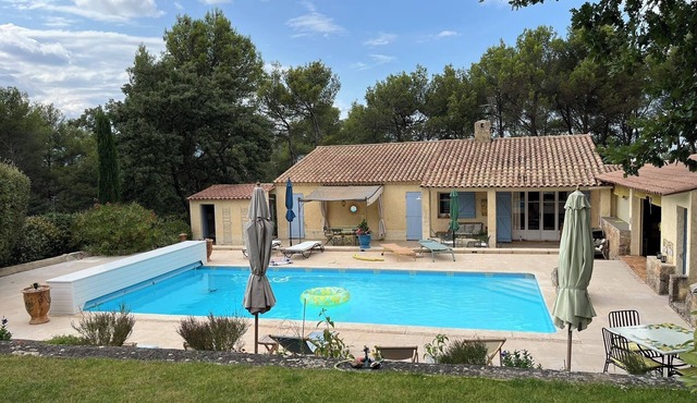 Spacious Family Villa with Pool and Large Garden - Provence