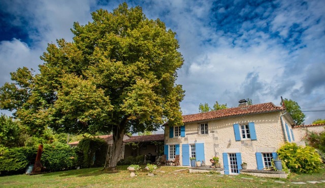Spacious familyhouse with privat pool and slide