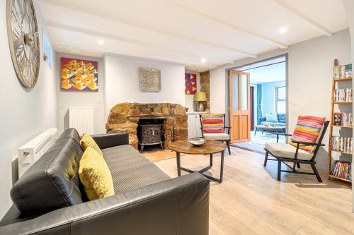 Spacious Farmhouse between St Agnes & Porthowan