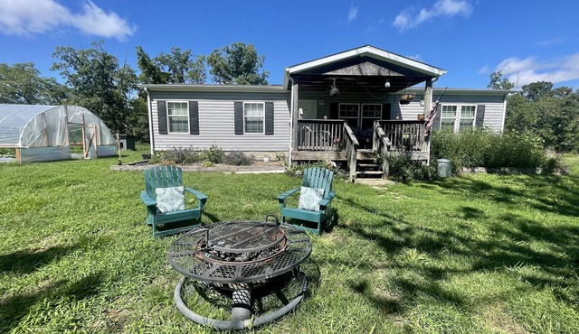 Spacious farmhouse near Montauk State Park in Salem MO