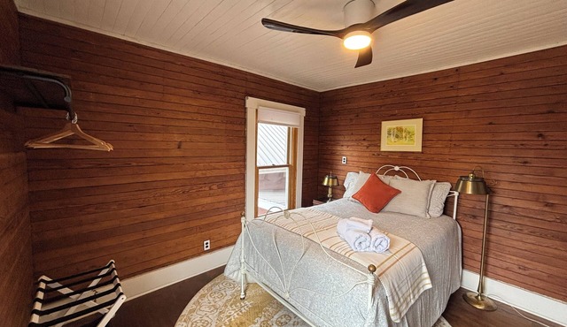 Spacious Farmhouse Near Athens & Ohio University: Relaxing Stay at Carpenter Inn