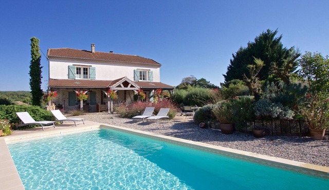 Spacious farmhouse with private heated pool, sleeping up to 8.