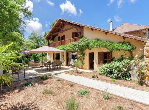 Spacious farmhouse with private heated pool in a rustic garden