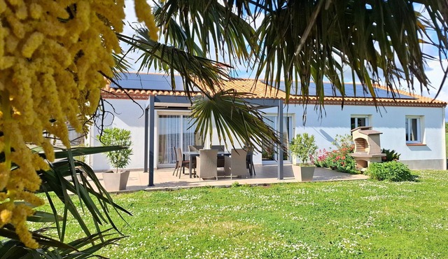 Spacious Farmhouse with Wi-Fi, Terraces, and Lake Access