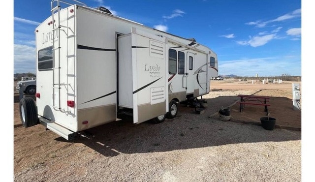 Spacious Fifth Wheel RV
