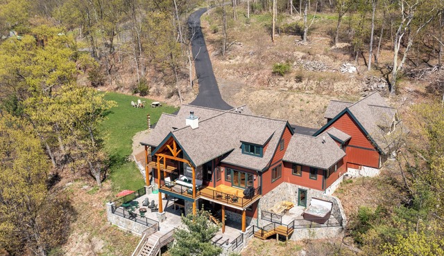 Spacious Finger Lakes Waterfront Lodge