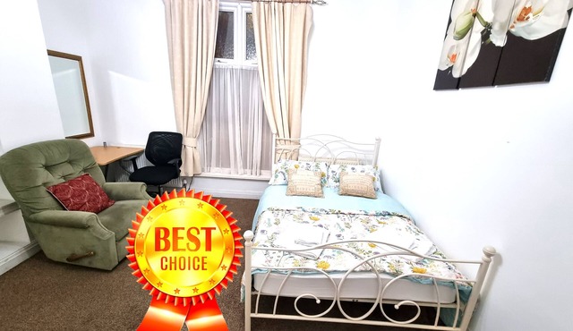 Spacious Flat Free Parking Fast Wi-Fi Visit Rochdale Manchester Oldham Bury