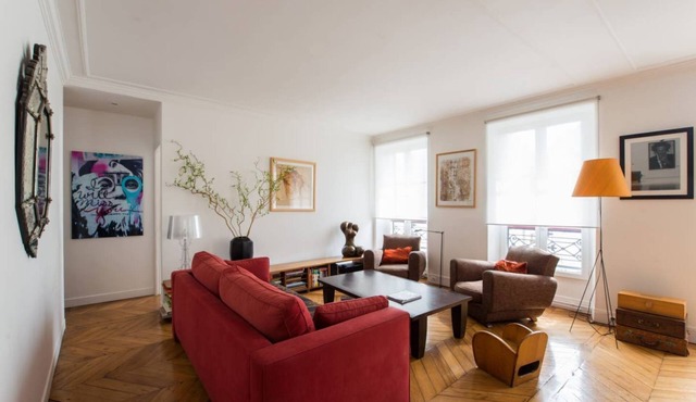 Spacious flat in Batignolles quarter