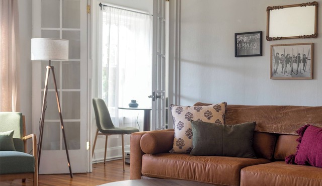 Spacious Flat, Steps to 23rd Ave & Trader Joe's + Parking Included